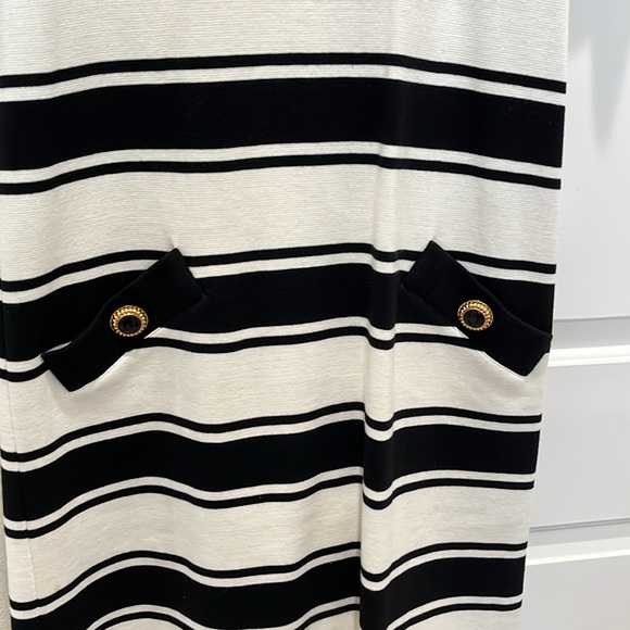 Cotton black/off-white A-line dress new never worn front pockets w/nice buttons - Picture 8 of 12